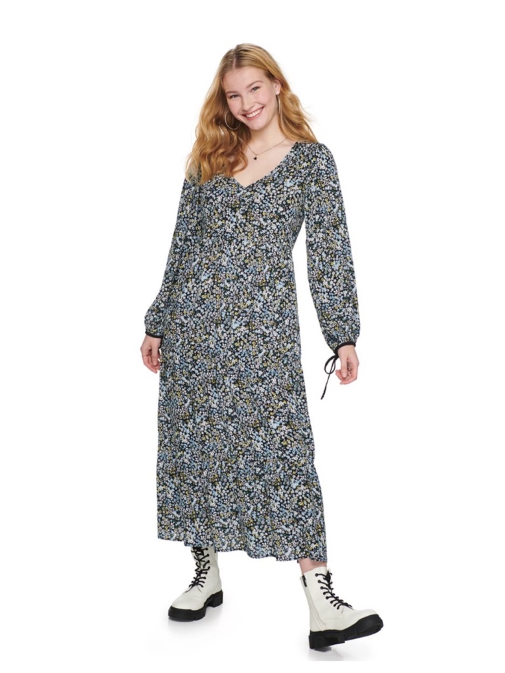 Love to be Spoiled Floral Long Sleeve Maxi Dress - Black Floral. Size Small